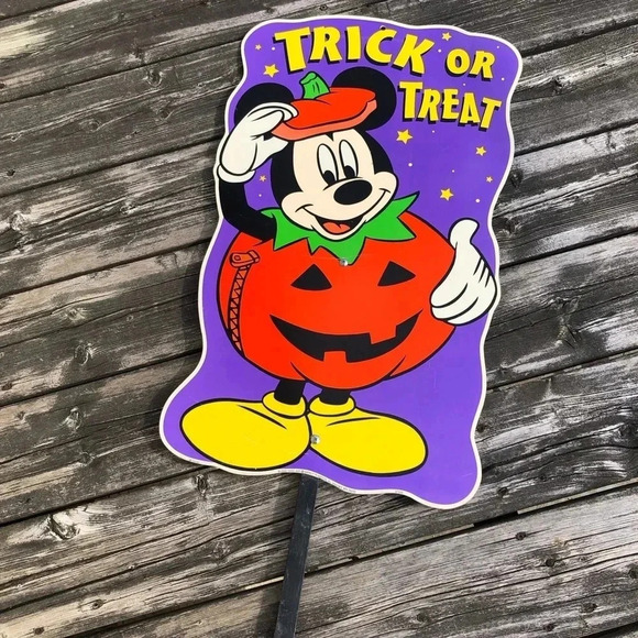 Mickey Mouse Outdoor Halloween  Sign - Picture 3 of 10